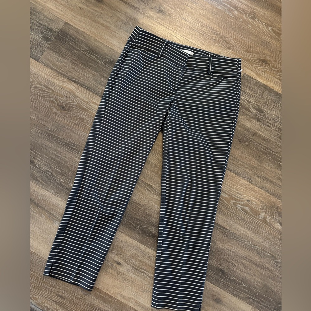 Ann Taylor Loft The Riviera Pant Striped Black & White Marisa Cropped pants Sz 4
